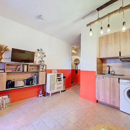 アパート Cosy, Wi-fi, Jardin & Parking, Jasmins Entre Cannes Et Antibes ヴァロリス